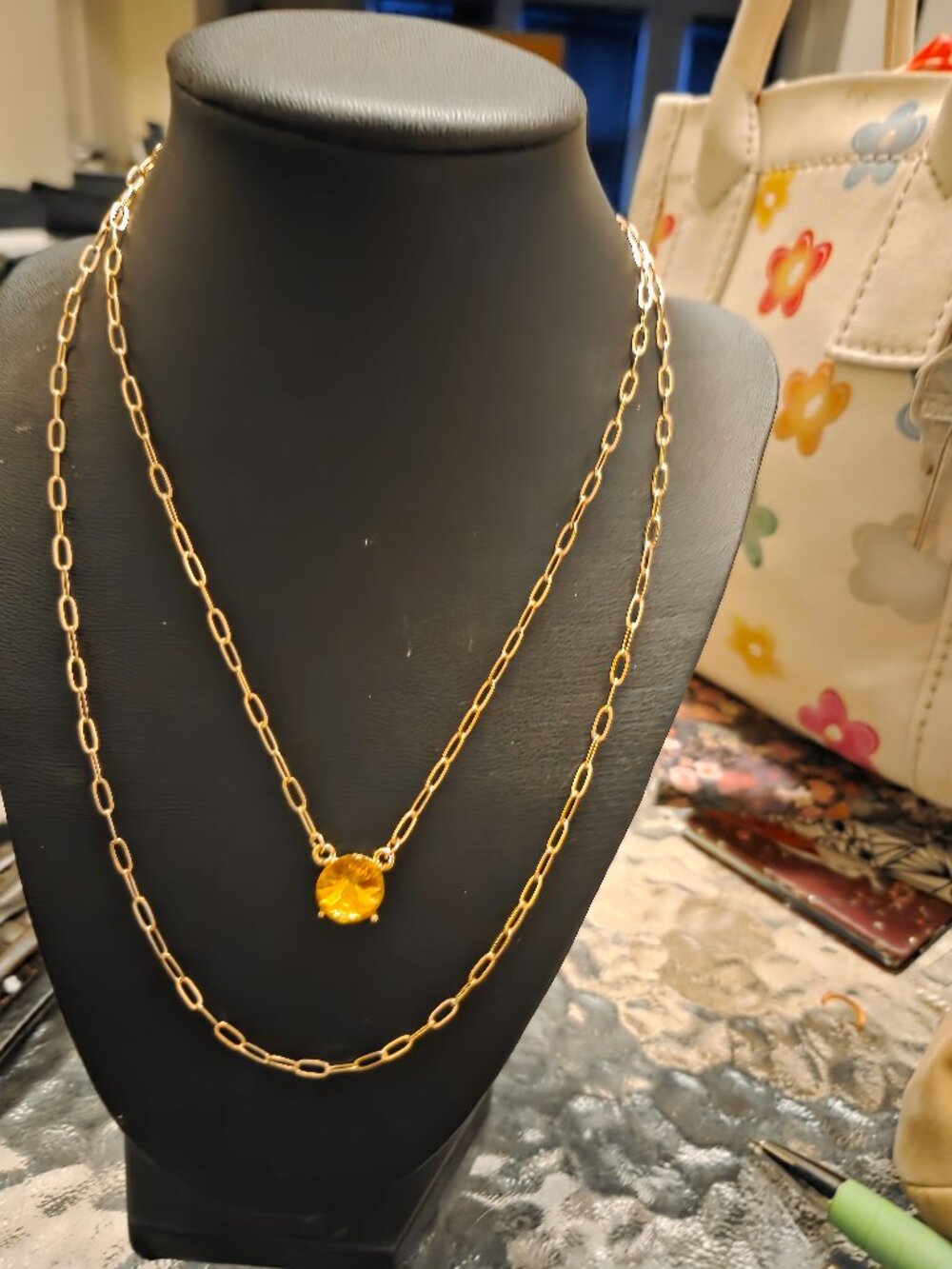 Double chain gold w/ glass stone